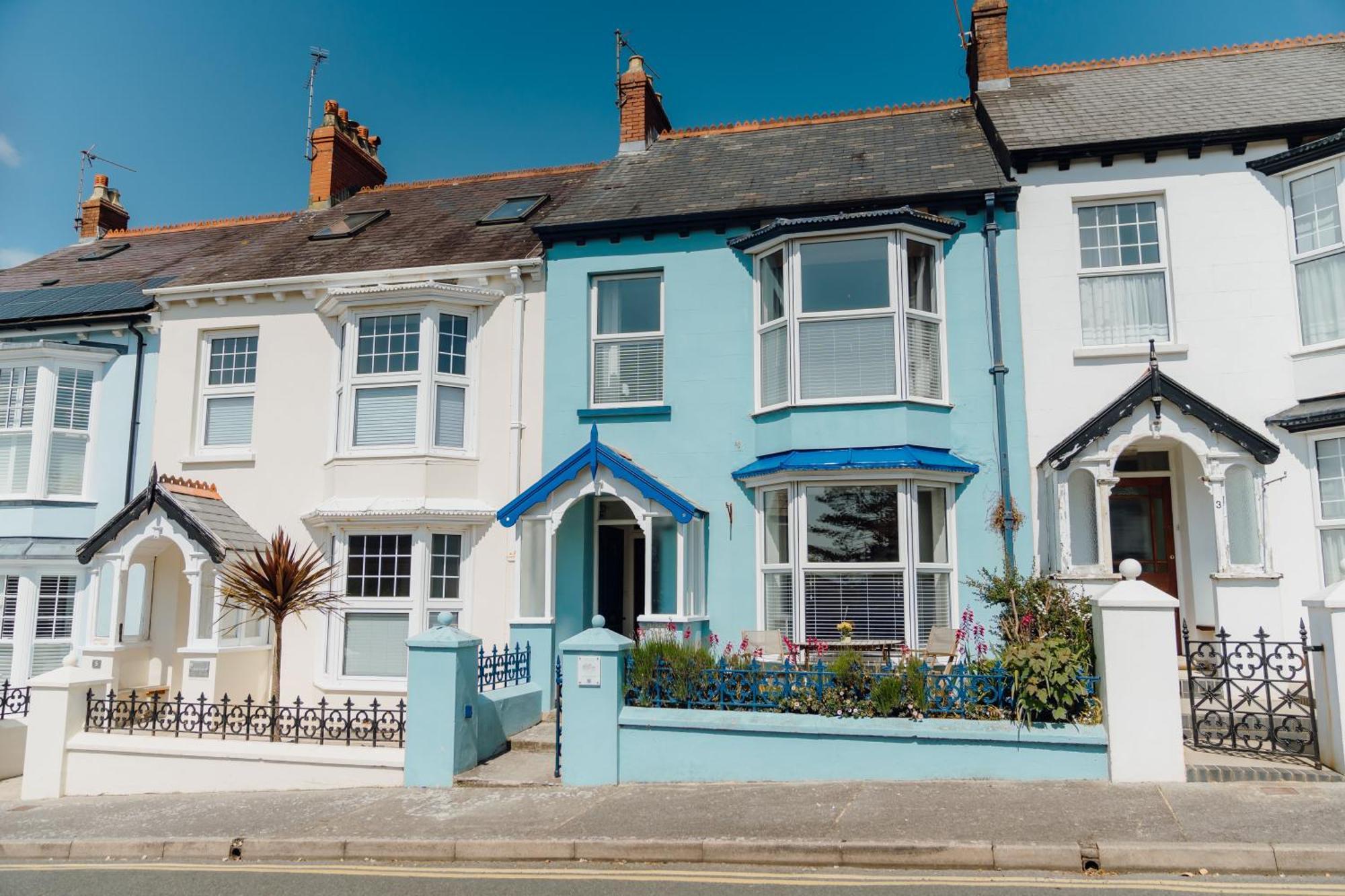 No4 Queens Parade Close To South * Tenby